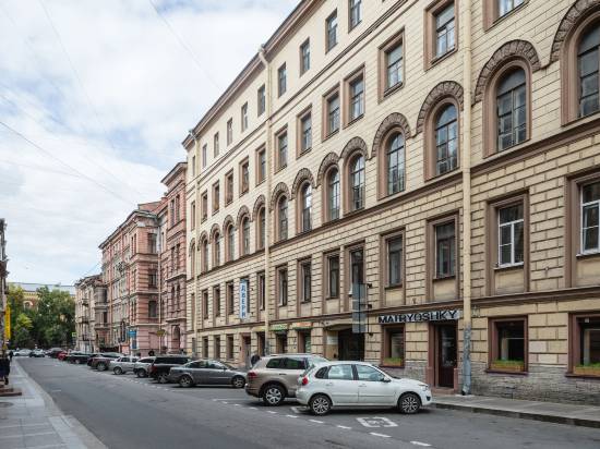 格羅莫沃伊家常 8 號公寓酒店