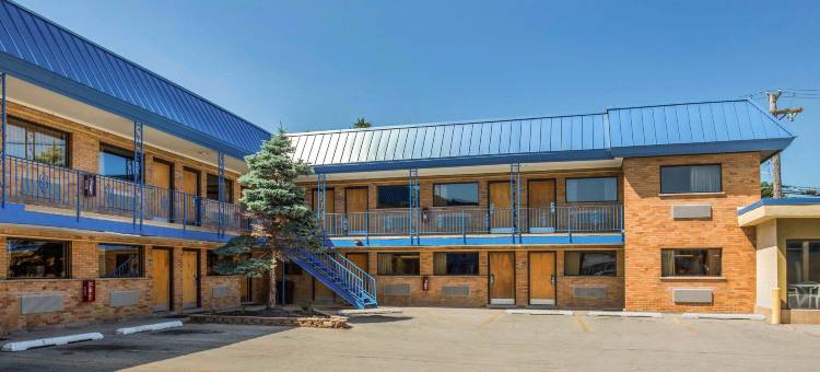 拉格兰奇里昂罗德威酒店(Rodeway Inn Lyons - la Grange)图片