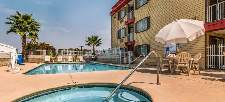 雷德布拉夫 I-5 附近舒适全套房酒店(Comfort Suites Red Bluff Near I-5)图片