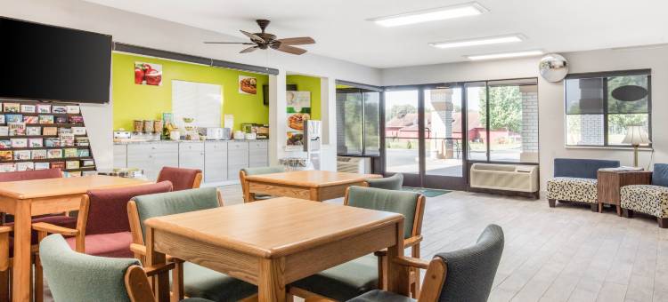 梅特罗波利斯I-24凯艺套房酒店(Quality Inn & Suites Metropolis I-24)图片