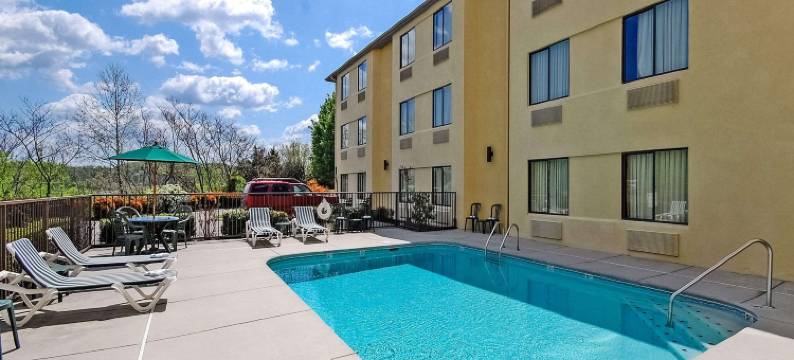 克拉丽奥波恩特酒店-塞维尔维尔-鸽子谷(Clarion Pointe Sevierville-Pigeon Forge)图片