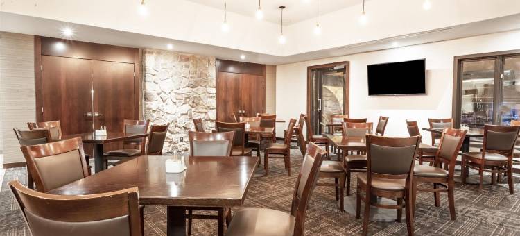 渥太华里多华美达酒店(Ramada by Wyndham Ottawa on the Rideau)图片