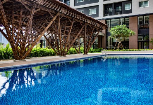 Roygent Parks Hanoi Hotel Overview