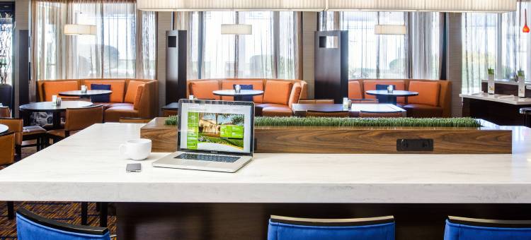 格林维尔海伍德购物中心万怡酒店(Courtyard Greenville Haywood Mall)图片