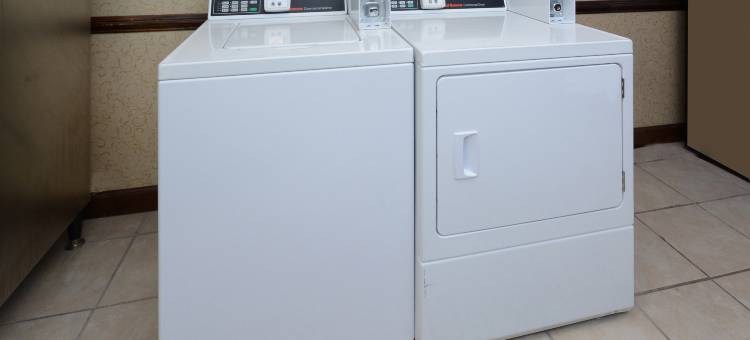 Holiday Inn Express 里士满西北的I - 64(Holiday Inn Express Richmond I-64 Short Pump Area)图片