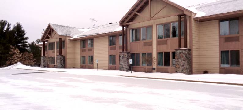 布莱克里弗福尔斯美吟温德姆酒店(AmericInn by Wyndham Black River Falls I-94 on ATV Trail)图片