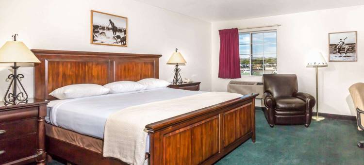 威肯伯格速8酒店(Super 8 by Wyndham Wickenburg AZ)图片