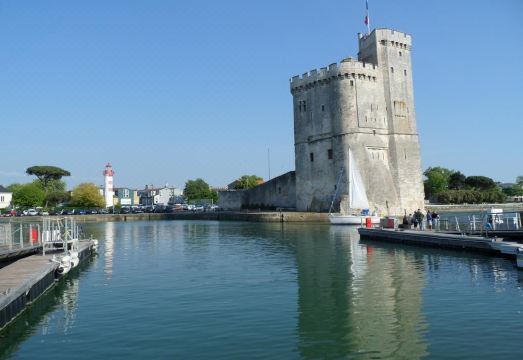 Appartement le Petit Canard Hotel Overview