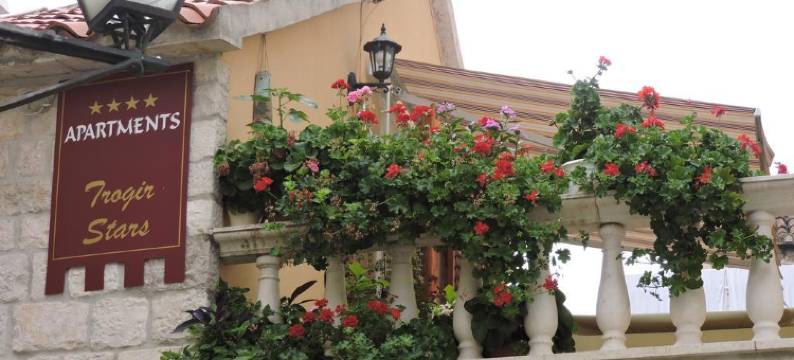 特罗吉尔之星别墅(Old Town Villa Trogir Stars with Free Parking)图片