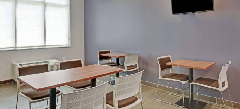 费城机场雷德利麦客达套房酒店(Microtel Inn & Suites by Wyndham Philadelphia Airport Ridley)图片