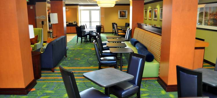 布雷默顿万枫酒店(Fairfield Inn & Suites Seattle Bremerton)图片