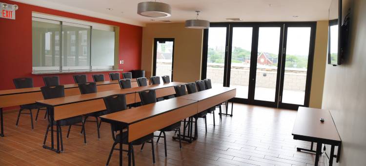 劳伦斯市中心TownePlace Suites酒店(TownePlace Suites Lawrence Downtown)图片