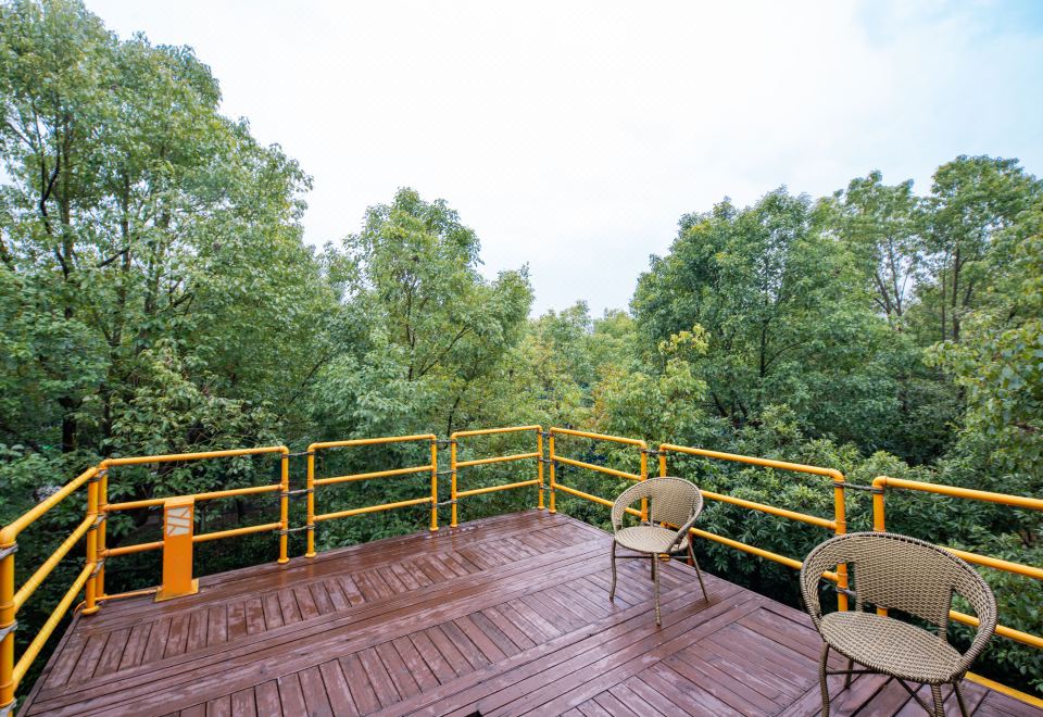 Guizu Buluo Senlinjia Hostel Hotel Overview