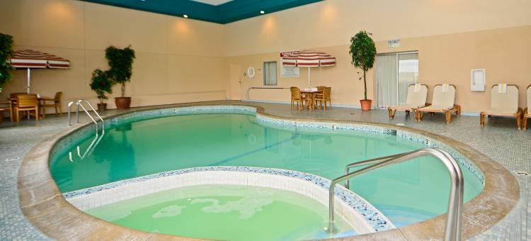 圣克劳德美洲最佳价值套房酒店(Americas Best Value Inn and Suites St. Cloud)图片