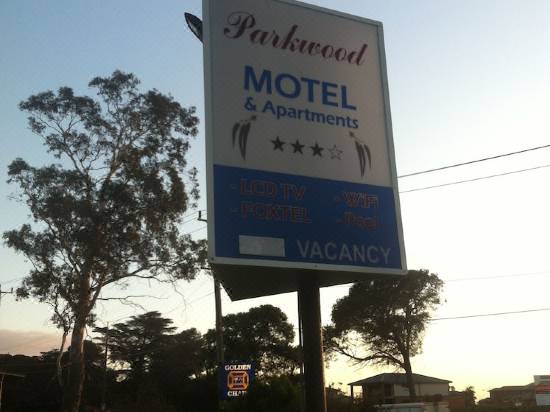 Parkwood Motel Apartments Geelong Hotel Reviews And Room Rates