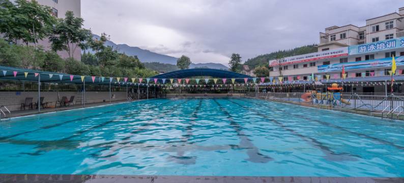 荥经鸽子花大酒店图片