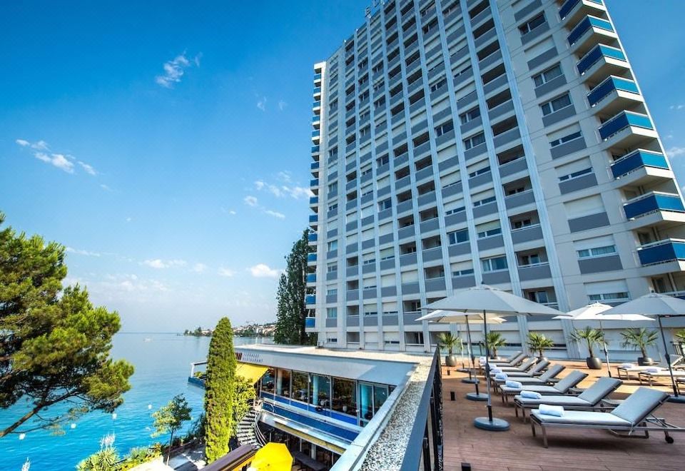 Hotel Mona Over view