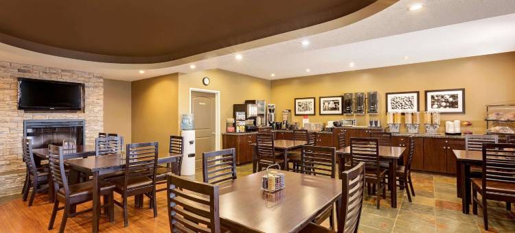 冷湖华美达酒店(Ramada by Wyndham Cold Lake)图片