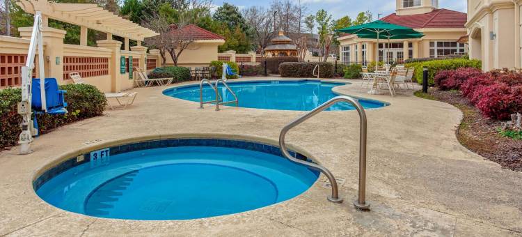 伯明翰胡佛拉昆塔温德姆套房酒店(La Quinta Inn & Suites by Wyndham Birmingham Hoover)图片