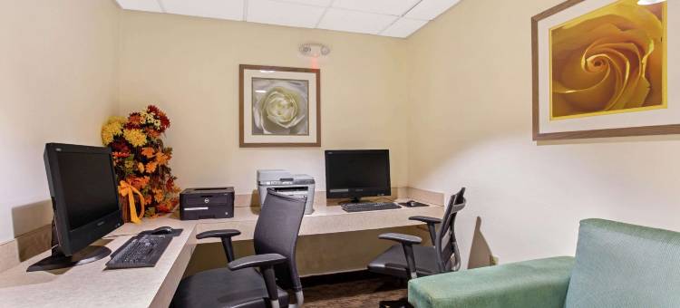 波士顿萨默维尔拉昆塔温德姆套房酒店(La Quinta by Wyndham Boston Somerville)图片