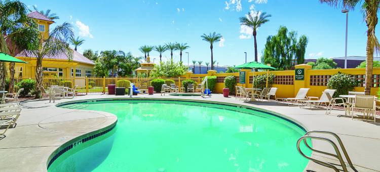 凤凰城迈措沃西拉昆塔温德姆套房酒店(La Quinta Inn & Suites by Wyndham Phoenix Mesa West)图片