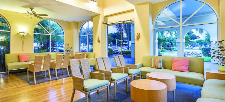 迈阿密湖拉昆塔温德姆套房酒店(La Quinta Inn & Suites by Wyndham Miami Lakes)图片