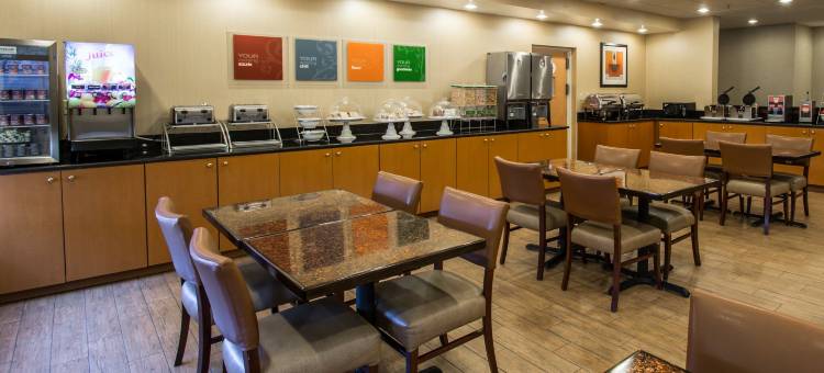 近奥兰多环球影城舒适套房酒店(Comfort Suites Near Universal Orlando Resort)图片