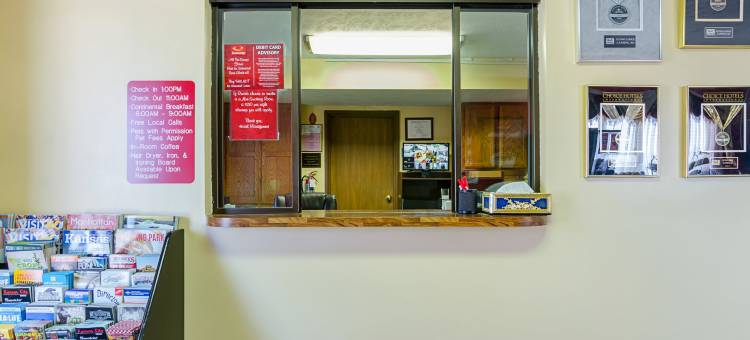 兰辛-莱文沃思伊克诺旅馆(Econo Lodge Lansing - Leavenworth)图片