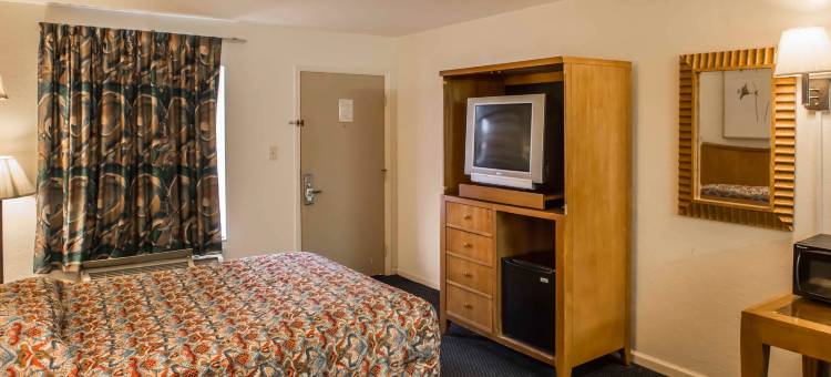 湖市I-75罗德威酒店(Rodeway Inn Lake City I-75)图片