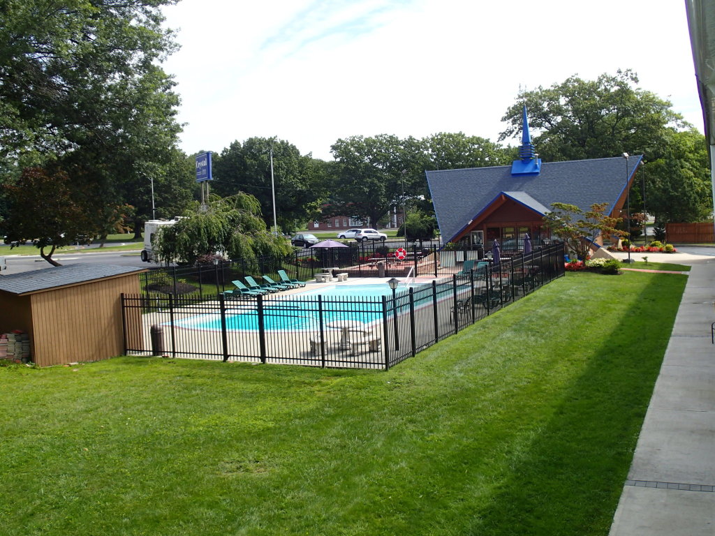 Crystal Inn - NeptuneOver view