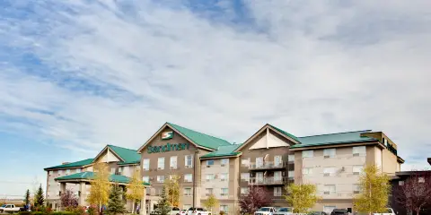 卡爾加里西套房桑德曼酒店