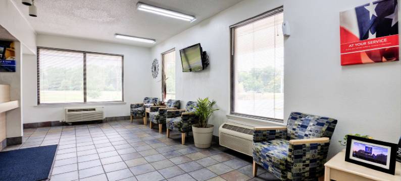 Super 7 Inn By OYO 图珀洛 178号公路(Super 7 Inn by OYO Tupelo Hwy 178)图片