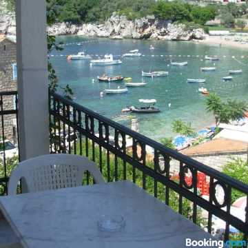 米特罗维奇米罗瑟公寓酒店(Apartments Mitrov