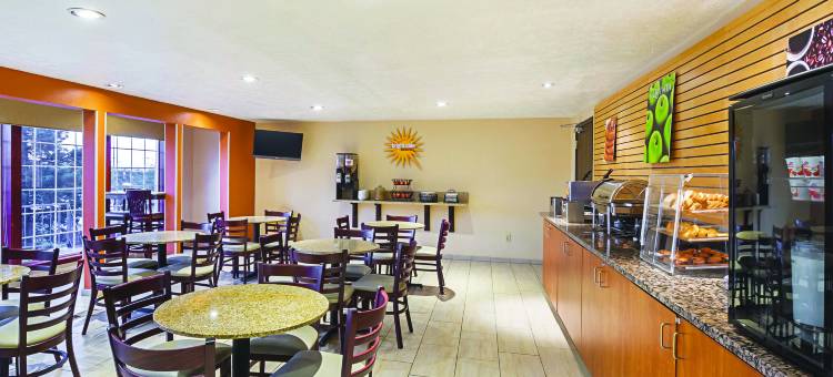 伍德伯恩拉昆塔温德姆套房酒店(La Quinta Inn & Suites by Wyndham Woodburn)图片