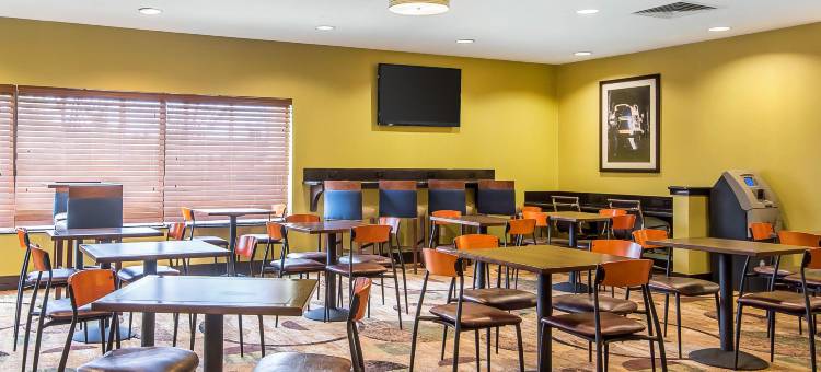 近欢闹世界舒适套房酒店(Comfort Inn & Suites Kansas City - Northeast)图片