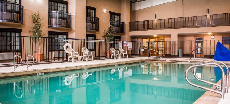 温斯洛 I-40 凯隆华晟酒店(Clarion Pointe Winslow I-40)图片