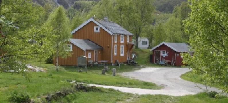 柯耶灵斯特劳曼峡湾营地酒店(Kjellingstraumen Fjordcamp)图片