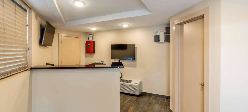 芝加哥罗德威酒店-埃文斯顿(Rodeway Inn Chicago/Evanston)图片