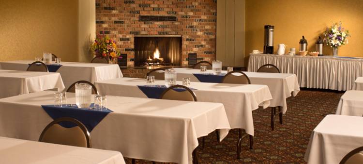 胡德湖海岸旅馆(Coast Inn at Lake Hood)图片