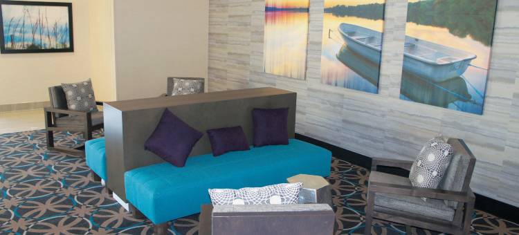 特雷霍特拉昆塔温德姆套房酒店(La Quinta Inn & Suites by Wyndham Terre Haute)图片