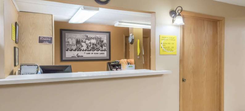 卢韦恩I-90温德姆速8酒店(Super 8 by Wyndham Luverne I90)图片