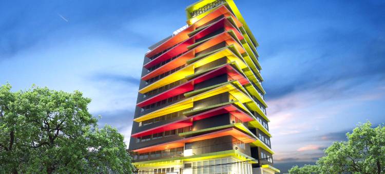 泗水达玛胡萨达麦克斯万酒店(MaxOneHotels at Dharmahusada Surabaya)图片