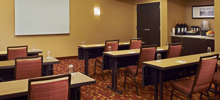 芝加哥海兰德公园/诺斯布鲁克万怡酒店(Courtyard Chicago Highland Park/Northbrook)图片