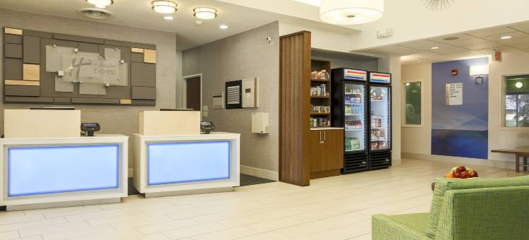 伊朗德阔伊特智选假日酒店(Holiday Inn Express Rochester NE - Irondequoit)图片