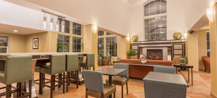 智选假日套房酒店曼特卡南 - 斯托克顿区(Holiday Inn Express & Suites Manteca City Center)图片