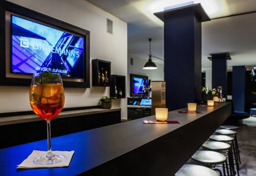 Lindemann's Hotel Overview