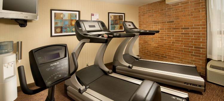 圣路易斯机场梨树酒店(Pear Tree Inn St. Louis Airport)图片