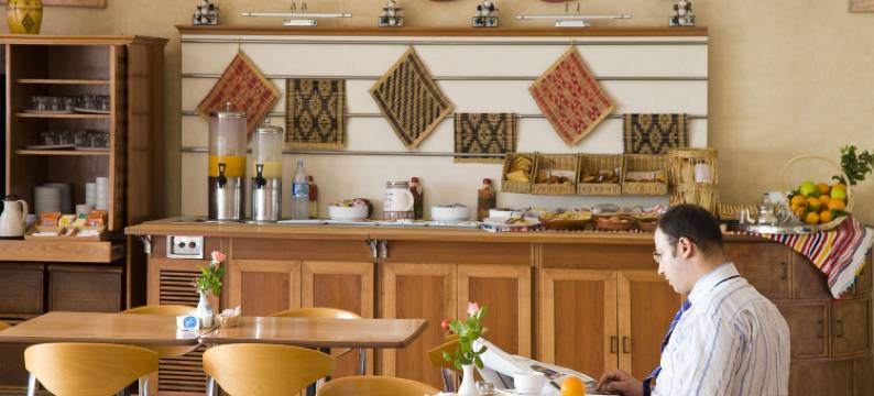 费尼迪克参议员酒店(Hôtel Fnideq Senator)图片