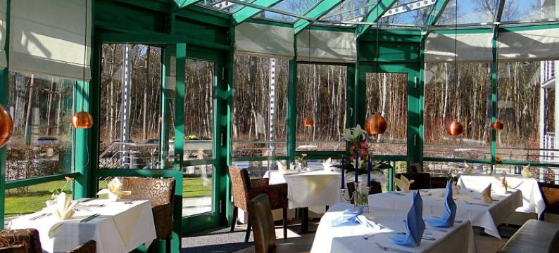 四季公园酒店库隆斯博恩(Parkhotel IV Jahreszeiten Kühlungsborn)图片