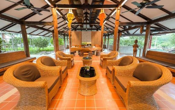 Bansaeo Garden and ResortHotel Overview